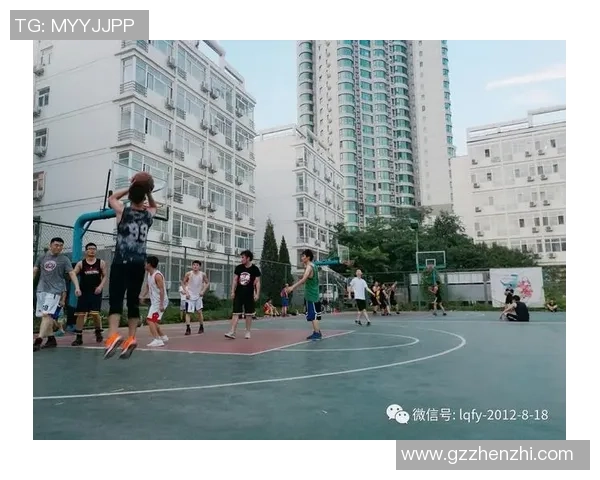 当篮球飞舞在空中，梦想与激情交织的青春岁月